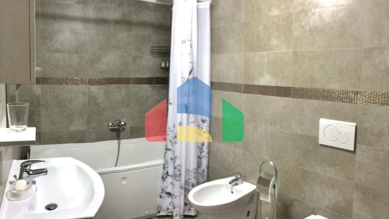 Квартира с 2 спальнями в Добра Вода на первой линии с бассейном