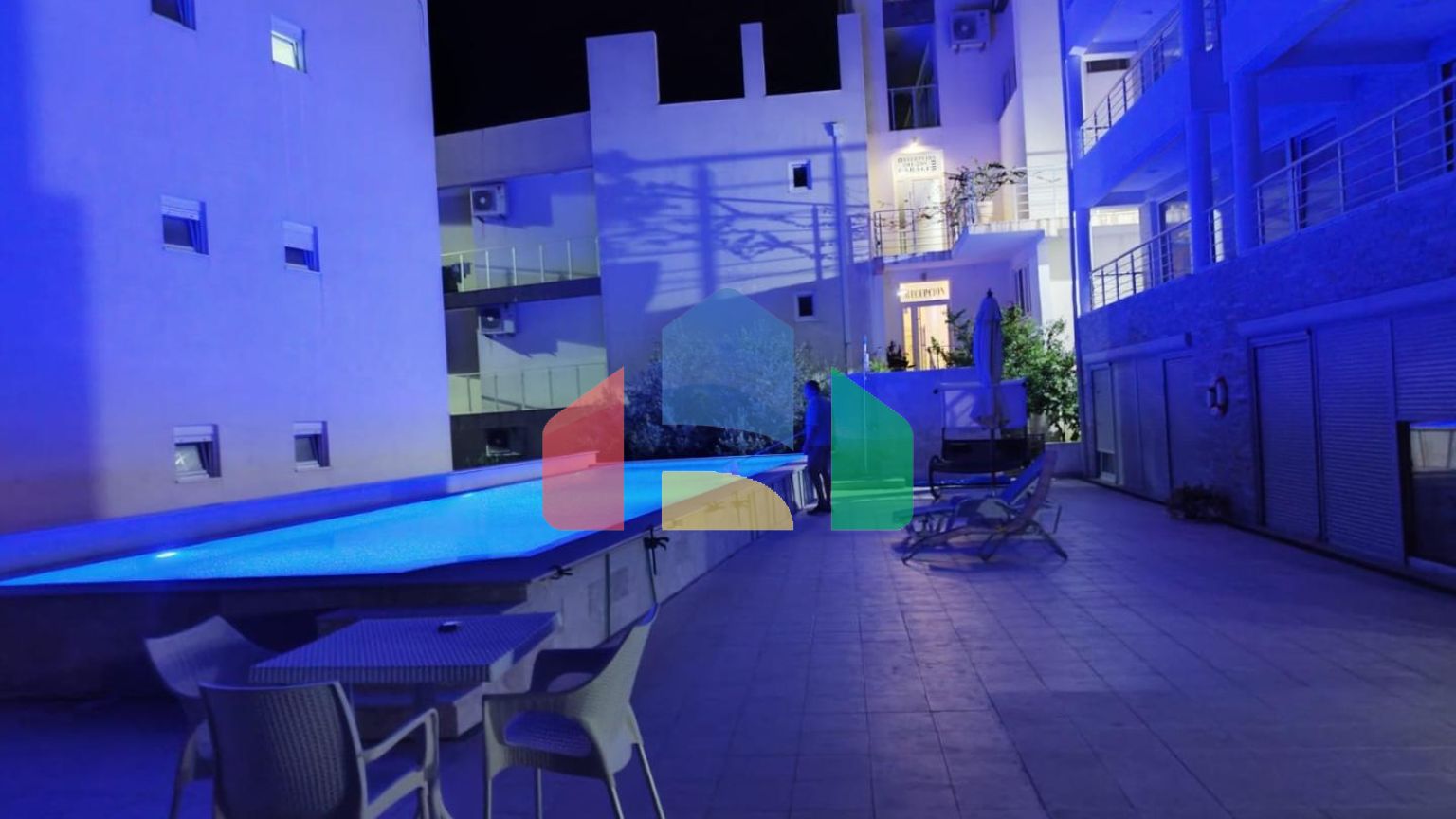 Квартира с 2 спальнями в Добра Вода на первой линии с бассейном