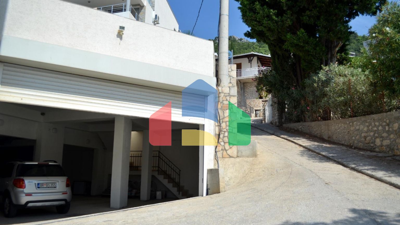 Квартира с 2 спальнями в Добра Вода на первой линии с бассейном