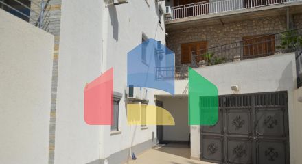 Квартира с 2 спальнями в Добра Вода на первой линии с бассейном