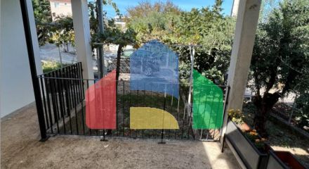 A house is offered for sale in Dobra Voda below the highway.