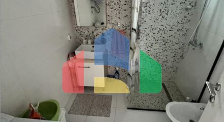 A house is offered for sale in Dobra Voda below the highway.