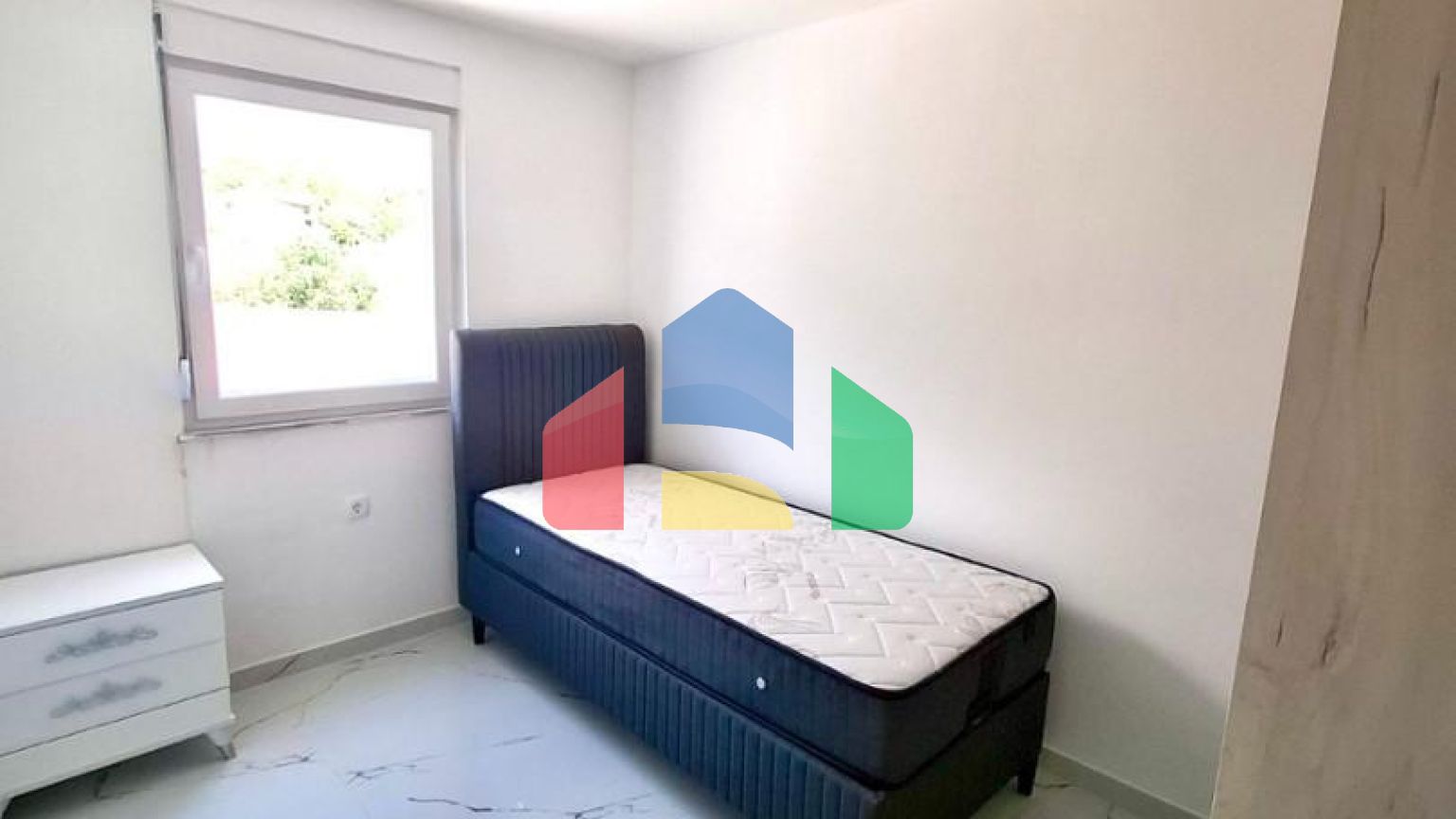 Квартира с 3 спальнями и видом на море в Добры воды