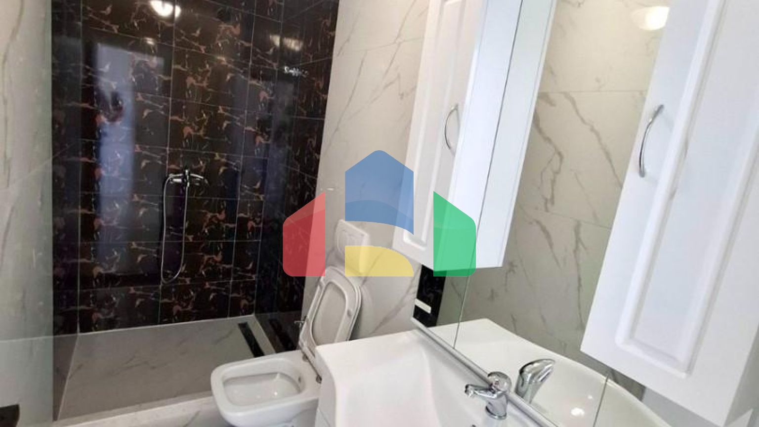 Квартира с 3 спальнями и видом на море в Добры воды