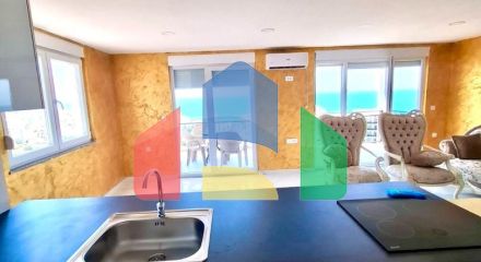 Квартира с 3 спальнями и видом на море в Добры воды