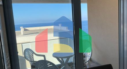 Квартира студия, на первой линии в туристическом поселке Добра Вода.