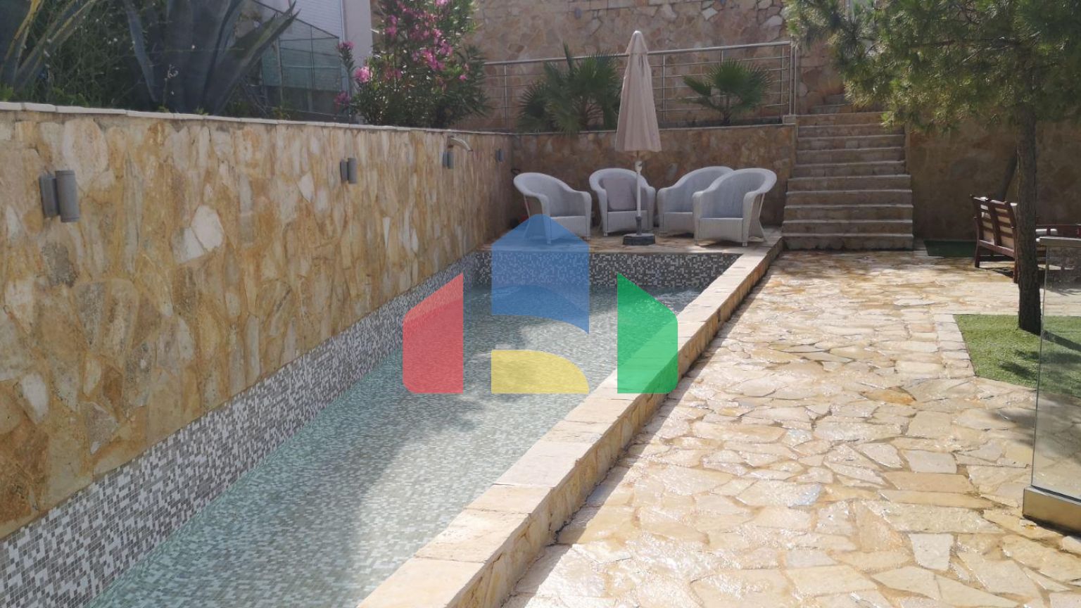 Квартира студия, на первой линии в туристическом поселке Добра Вода.