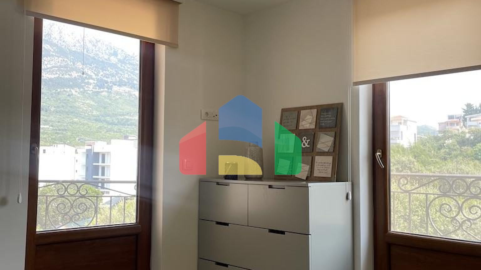 Продажа видовой квартиры площадью 222 м2 Черногория, Бар, Добры Воды