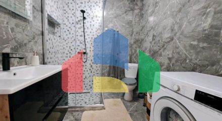 Современная и уютная квартира с 2 спальнями и потрясающим панорамным видом на море в Добры воды. Современная и уютная квартира с 2 спальнями и потрясающим панорамным видом на море в Добры воды.