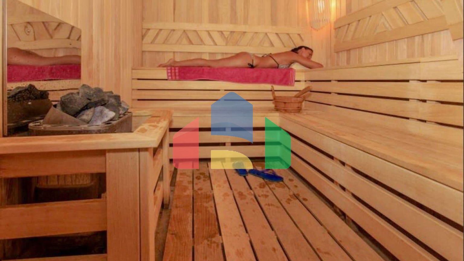 Просторная квартира на первой линии с 2 спальнями, в комплексе с бассейном и прекрасным видом на море в Добры воды.