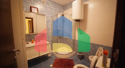 Трехуровневая вилла с бассейном и садом на побережье Черногории Трехуровневая вилла с бассейном и садом на побережье Черногории