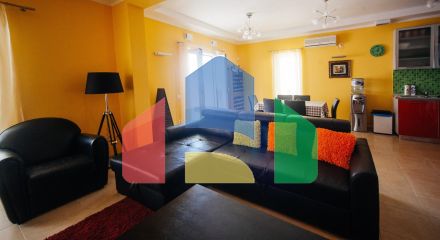 Трехуровневая вилла с бассейном и садом на побережье Черногории Трехуровневая вилла с бассейном и садом на побережье Черногории