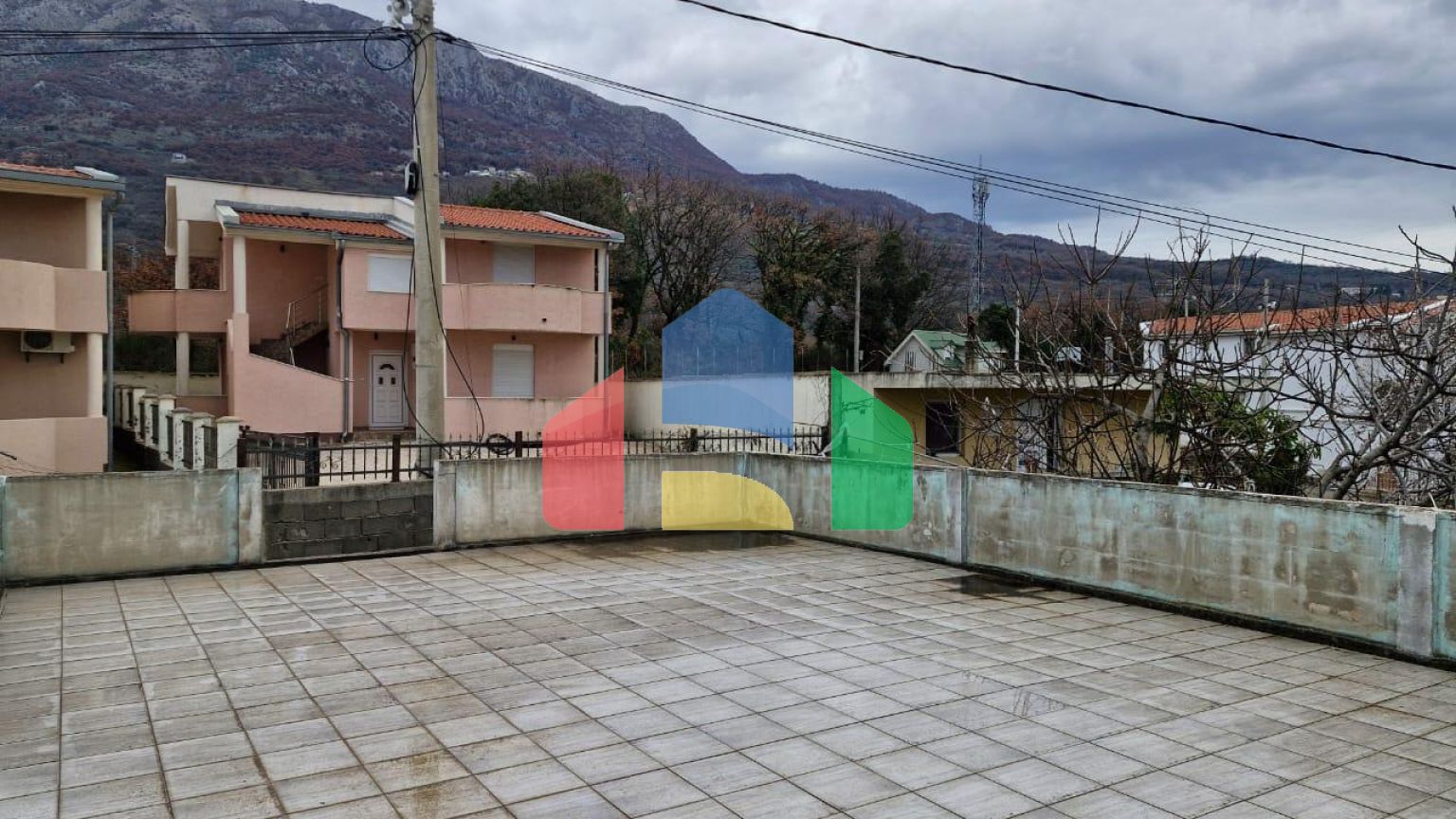 Продается уютный одноэтажный дом в туристическом поселке Добра Вода, готов к проживанию.