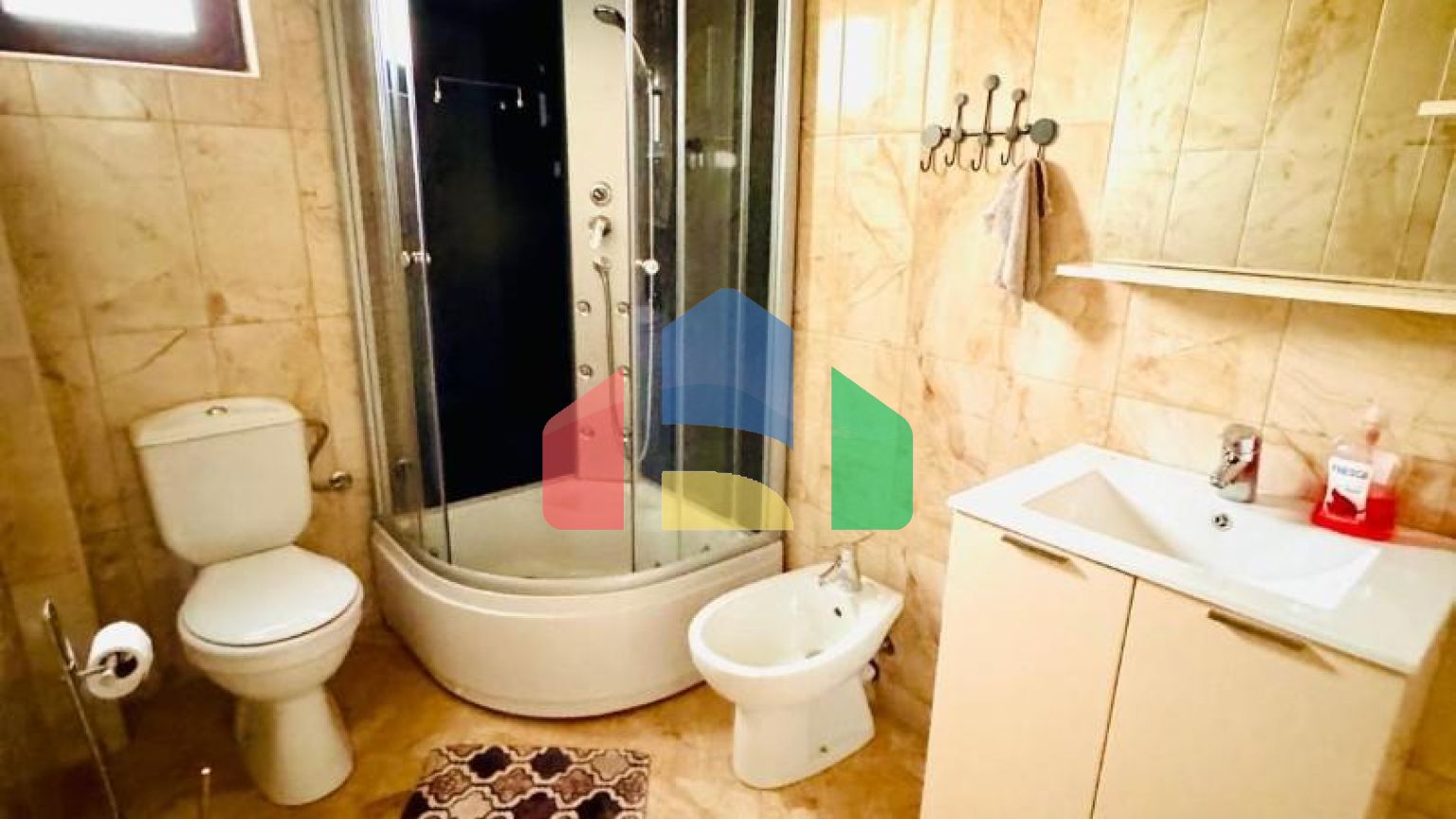 Вилла на первой береговой линии с собственным пляжем и бассейном