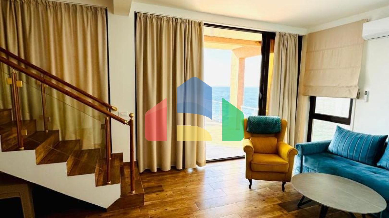 Вилла на первой береговой линии с собственным пляжем и бассейном