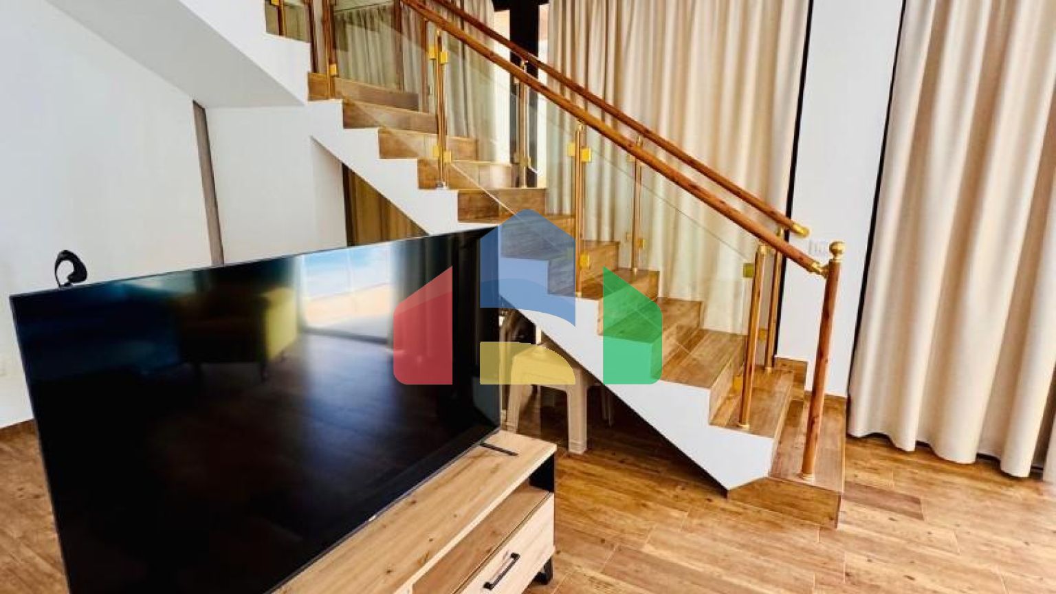 Вилла на первой береговой линии с собственным пляжем и бассейном