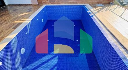 Вилла на первой береговой линии с собственным пляжем и бассейном