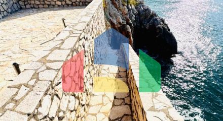 Вилла на первой береговой линии с собственным пляжем и бассейном