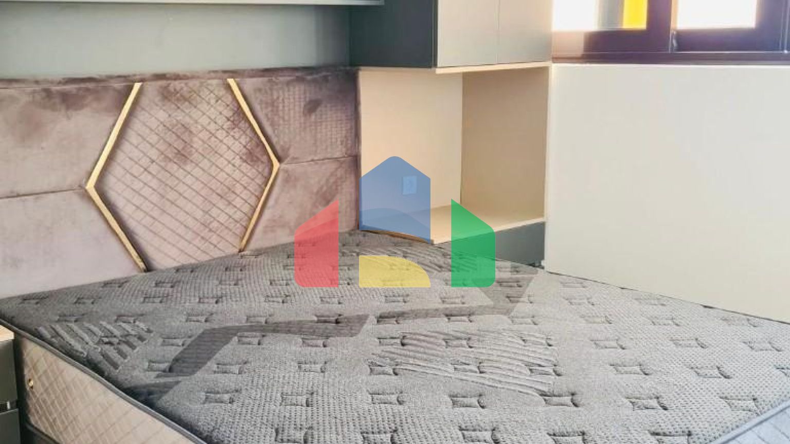 Вилла на первой береговой линии с собственным пляжем и бассейном