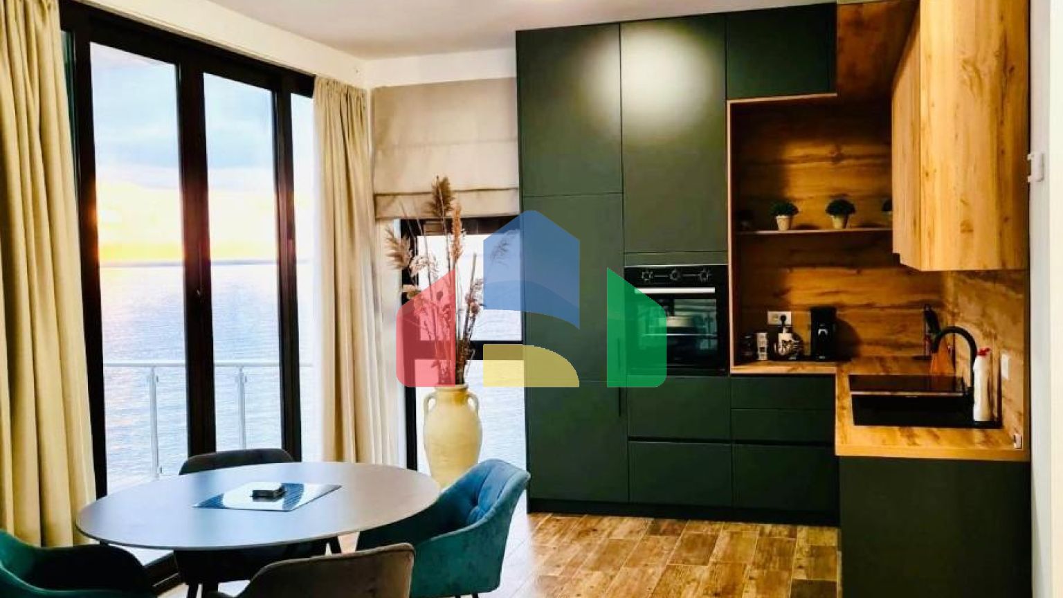 Вилла на первой береговой линии с собственным пляжем и бассейном