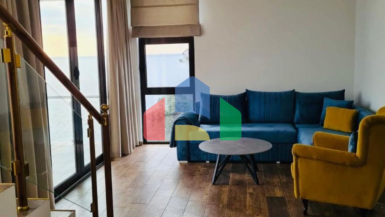 Вилла на первой береговой линии с собственным пляжем и бассейном