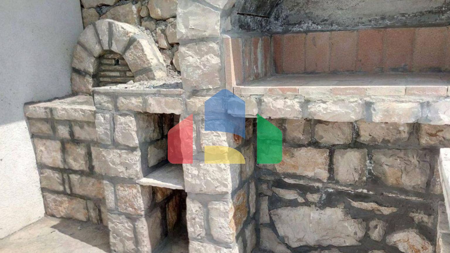 Вилла на первой береговой линии с собственным пляжем и бассейном