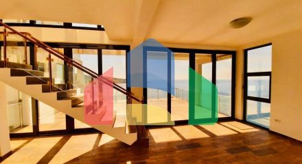 Вилла на первой береговой линии с собственным пляжем и бассейном