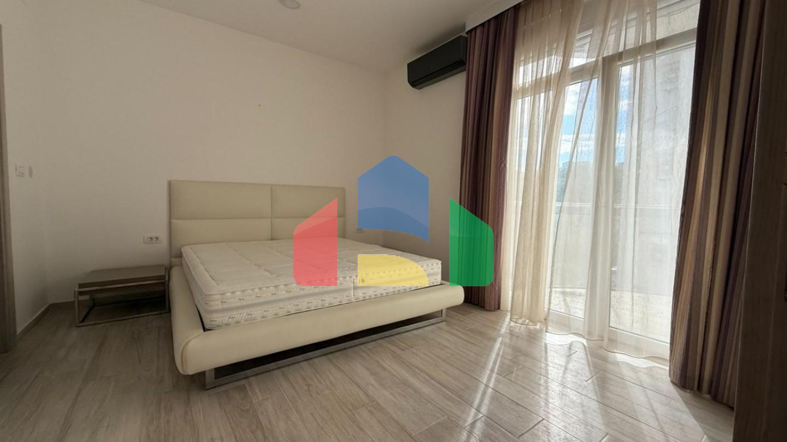 Квартира с 2 спальнями на первой линии в посёлке Добра Вода