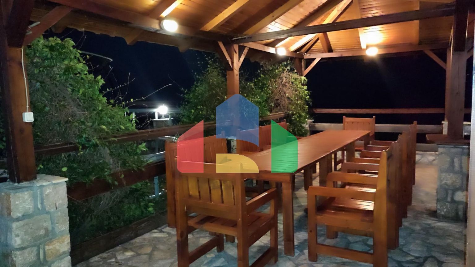 Продажа большой квартиры с 2 гаражными местами в Добрых Водах