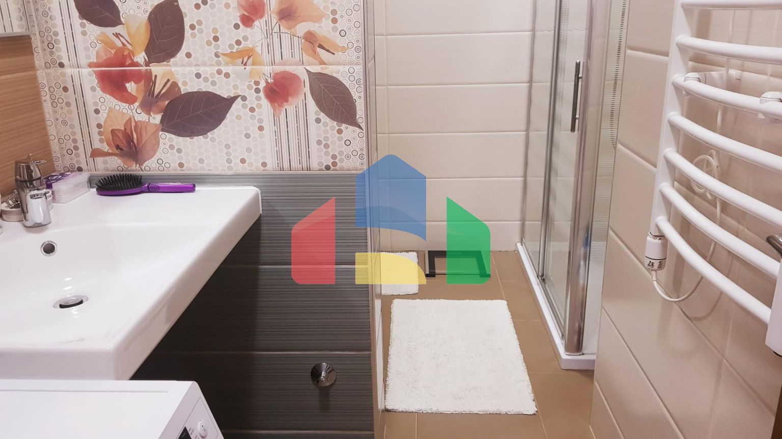 Продажа большой квартиры с 2 гаражными местами в Добрых Водах