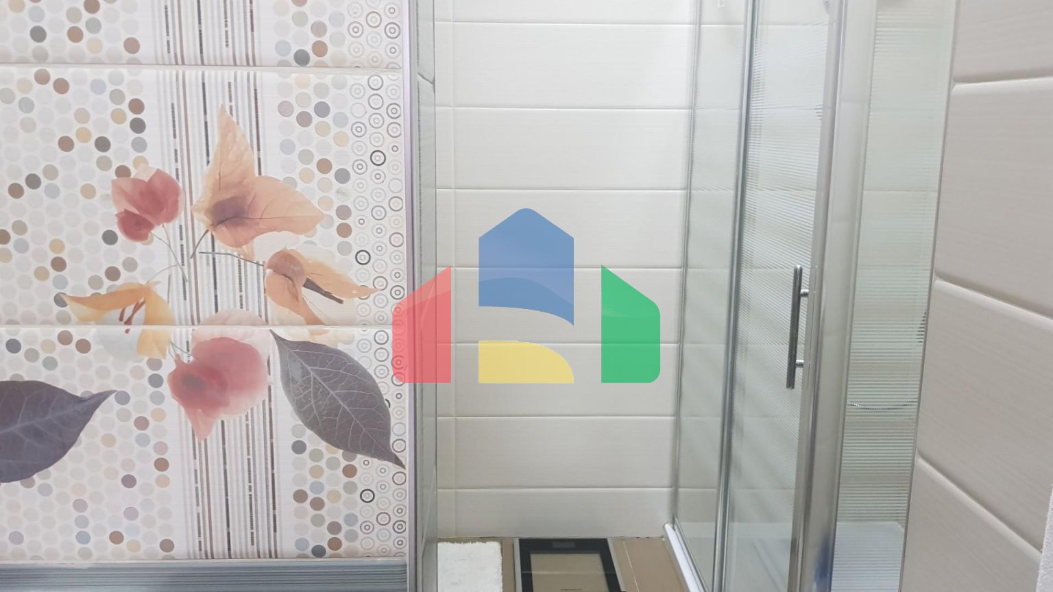 Продажа большой квартиры с 2 гаражными местами в Добрых Водах