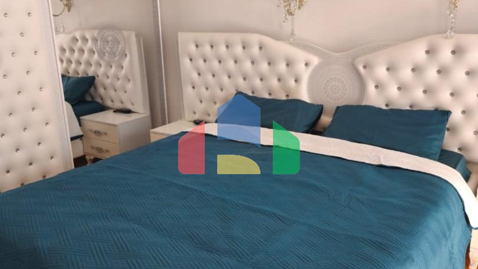 Продажа большой квартиры с 2 гаражными местами в Добрых Водах