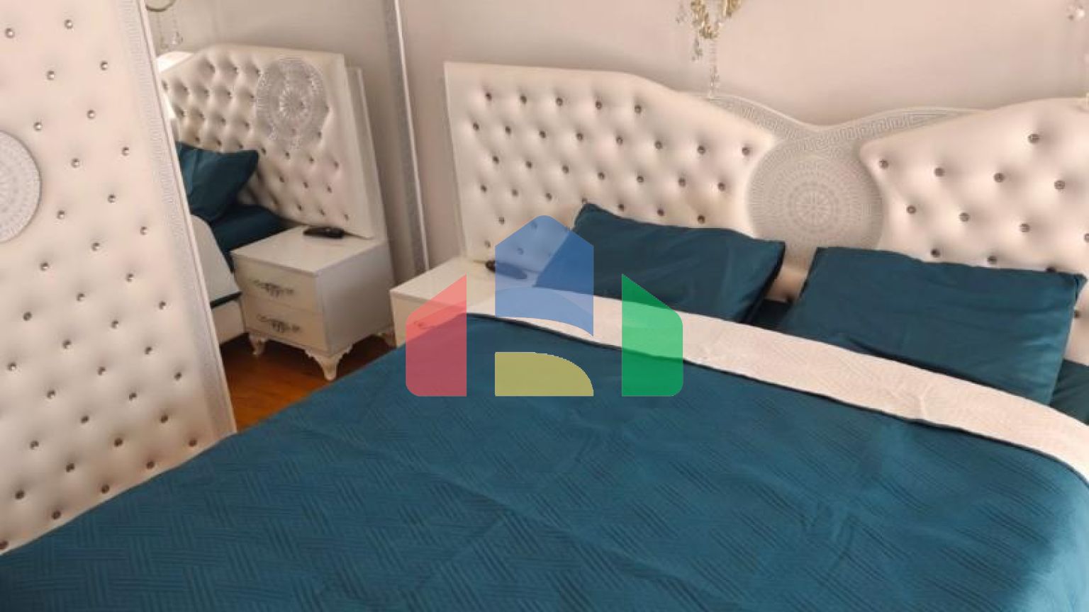 Продажа большой квартиры с 2 гаражными местами в Добрых Водах