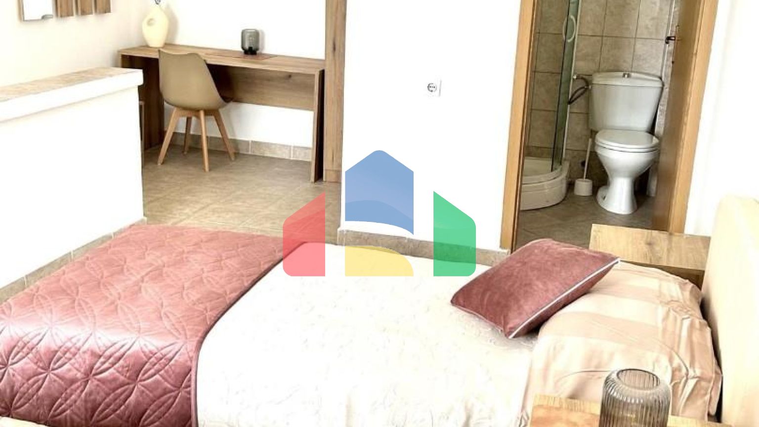 Мини отель в Добры Воды на отличной локации не далеко от пляжа с видом на море.