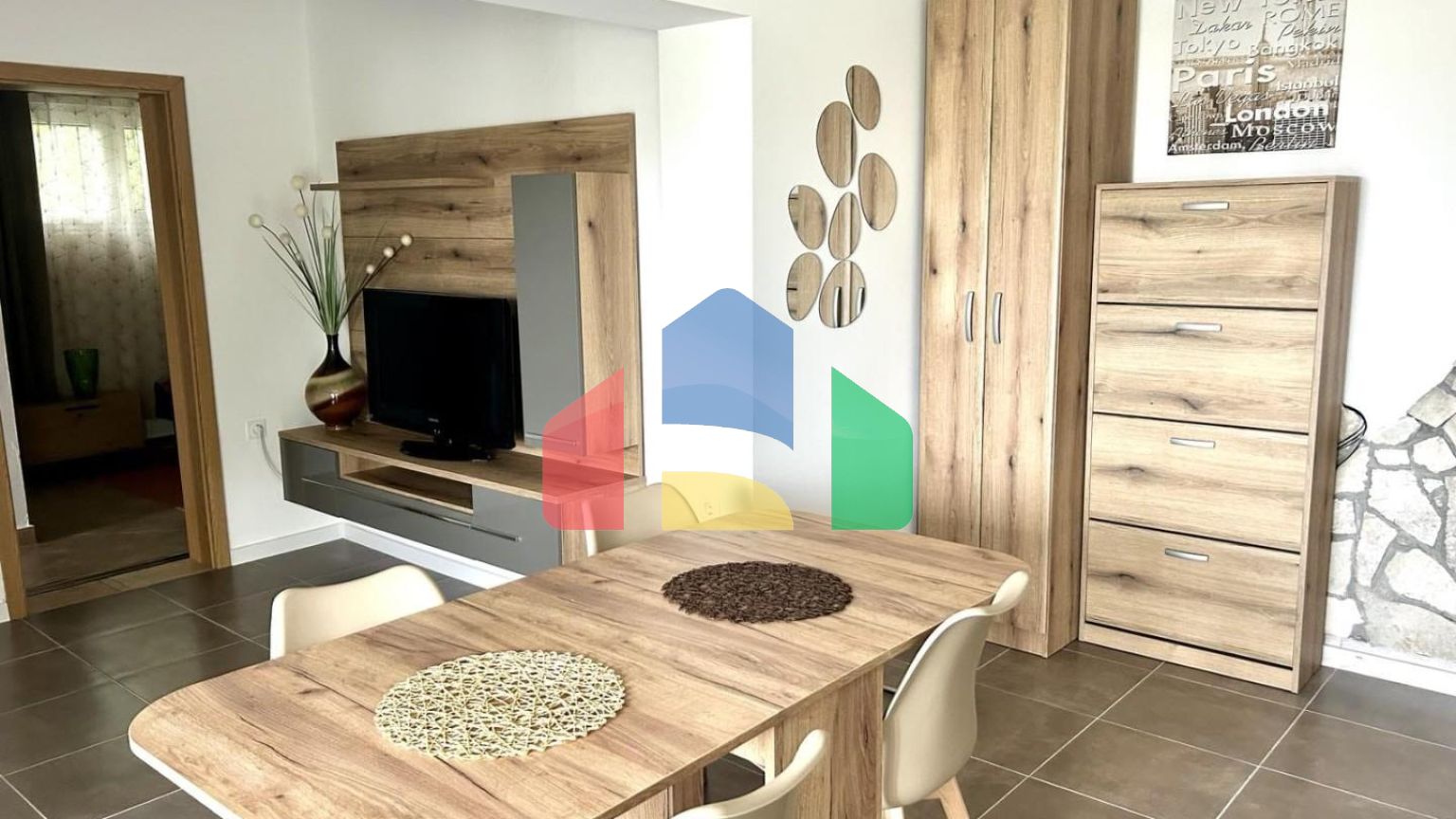 Мини отель в Добры Воды на отличной локации не далеко от пляжа с видом на море.