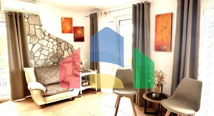 Мини отель в Добры Воды на отличной локации не далеко от пляжа с видом на море. Мини отель в Добры Воды на отличной локации не далеко от пляжа с видом на море.