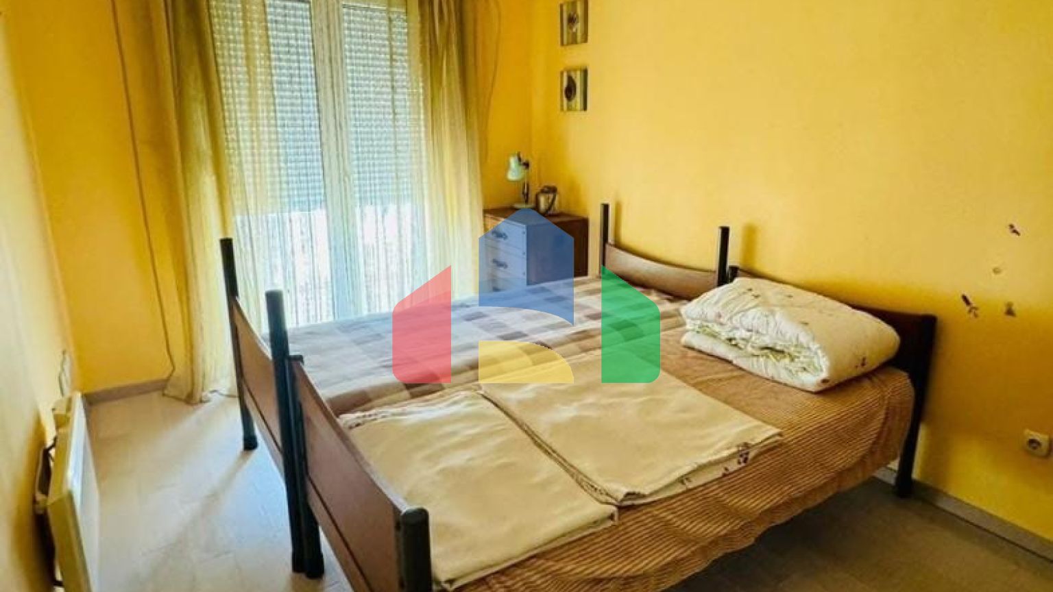 Вилла в Добры воды с панорамным видом на море и бассейном, недалеко от пляжа.