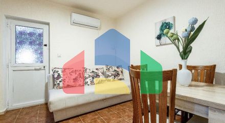 Отель с рестораном в одном из самых туристических мест Черногории, Добры воды. Отель с рестораном в одном из самых туристических мест Черногории, Добры воды.