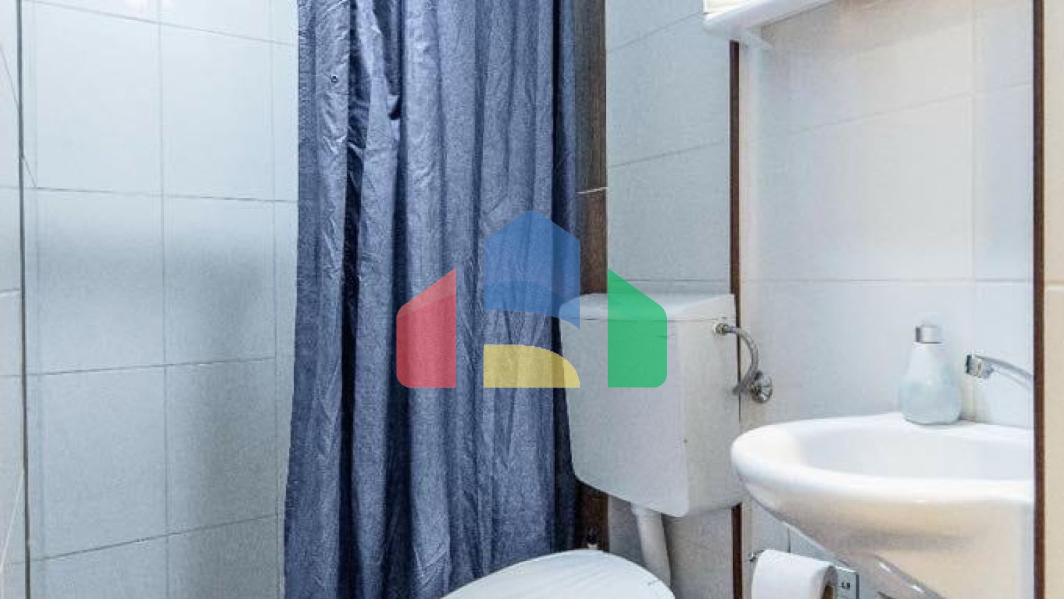 Отель с рестораном в одном из самых туристических мест Черногории, Добры воды.