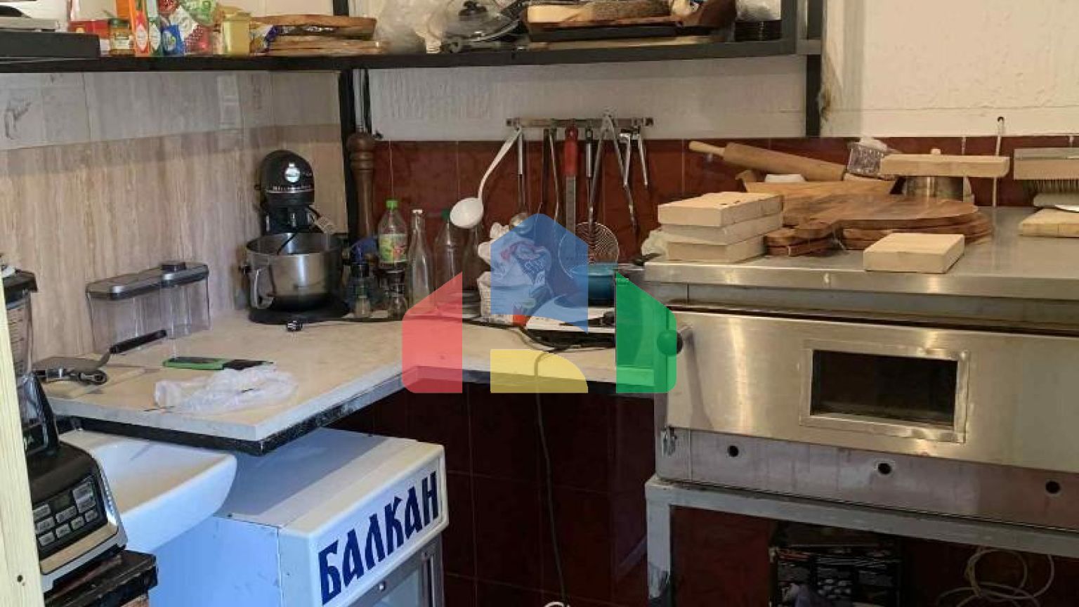 Отель с рестораном в одном из самых туристических мест Черногории, Добры воды.