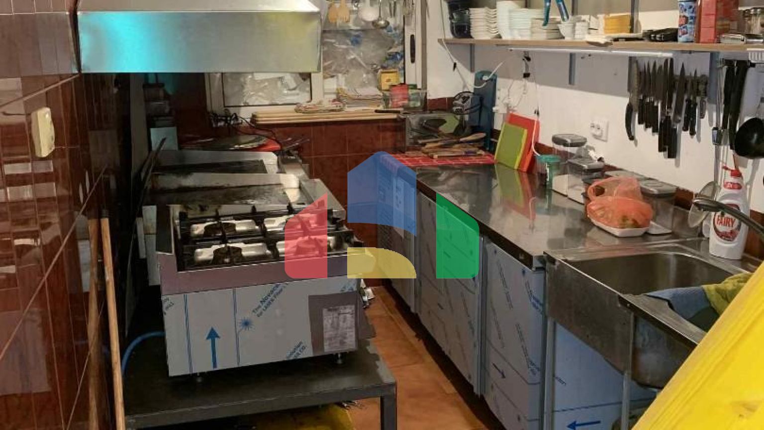 Отель с рестораном в одном из самых туристических мест Черногории, Добры воды.