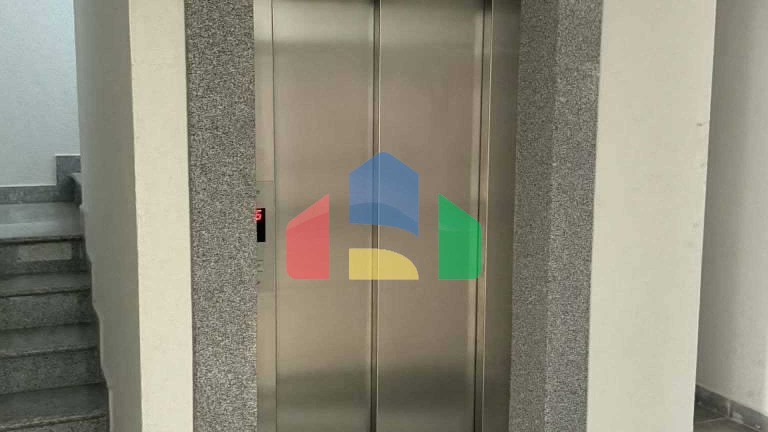 Квартира c гаражом в поселке Добры Воды с двумя спальнями