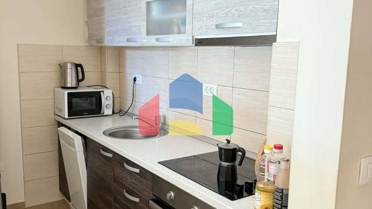 Квартира c гаражом в поселке Добры Воды с двумя спальнями