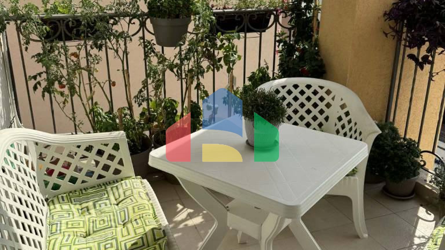 Квартира c гаражом в поселке Добры Воды с двумя спальнями