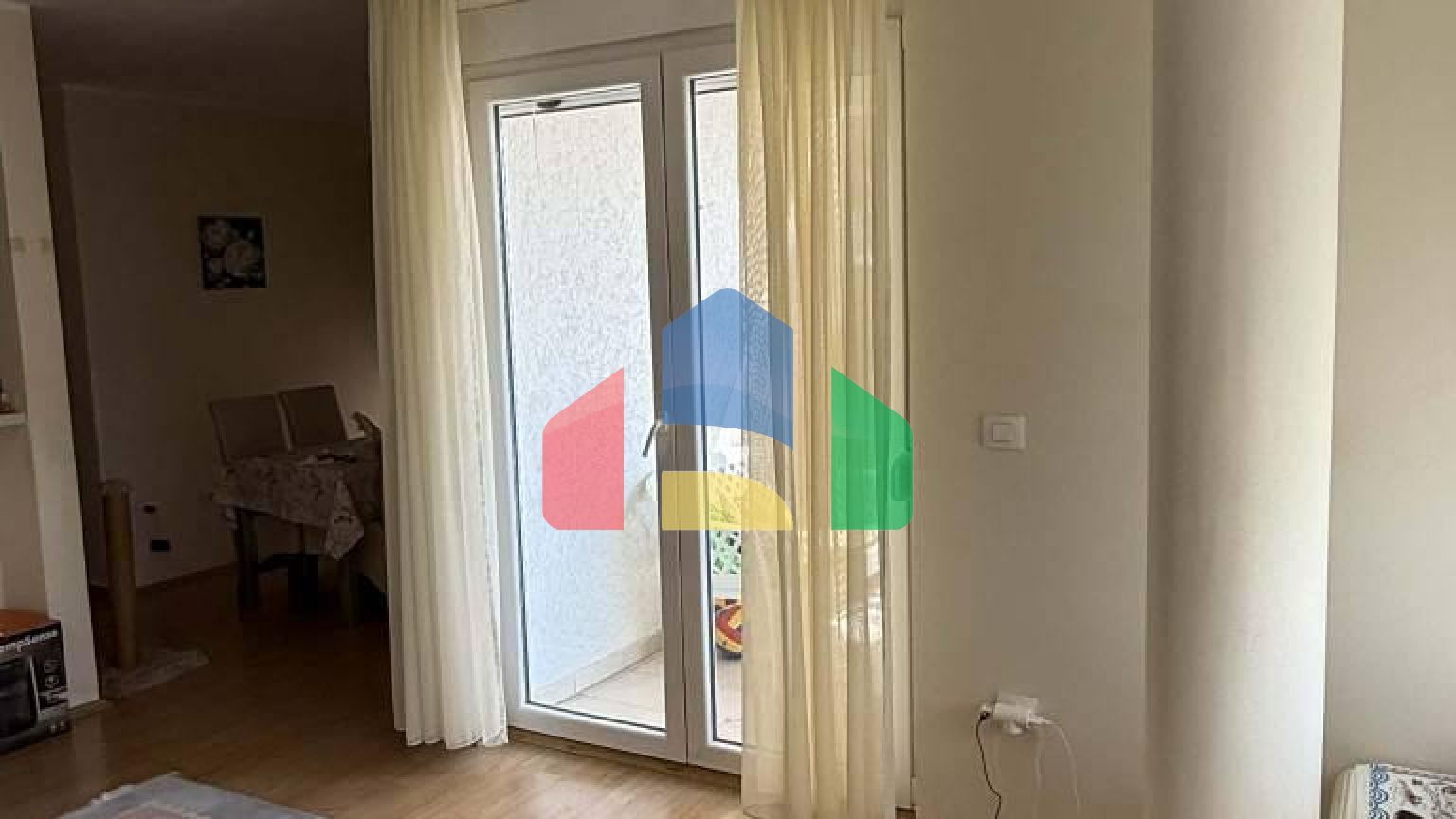 Квартира c гаражом в поселке Добры Воды с двумя спальнями