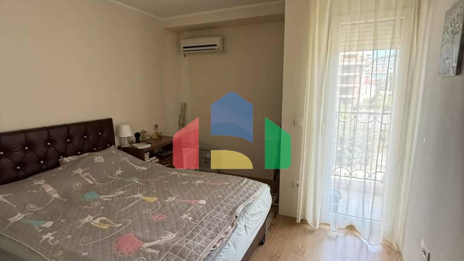 Квартира c гаражом в поселке Добры Воды с двумя спальнями