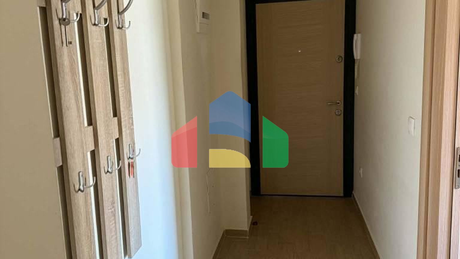 Квартира c гаражом в поселке Добры Воды с двумя спальнями