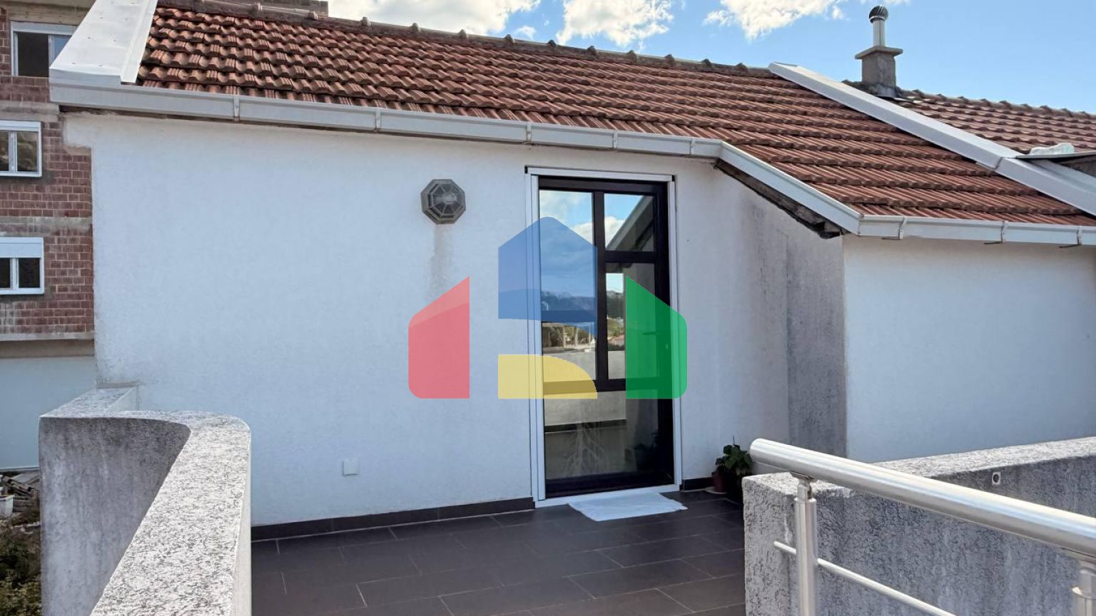 Продажа трёхэтажного легального дома в Добра Вода