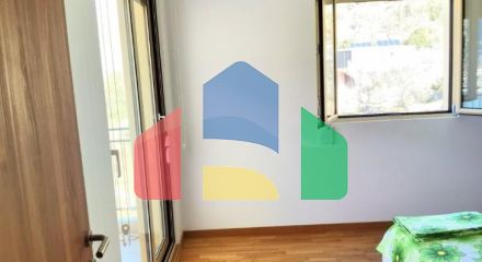 Двухкомнатная меблированная квартира с гаражом.