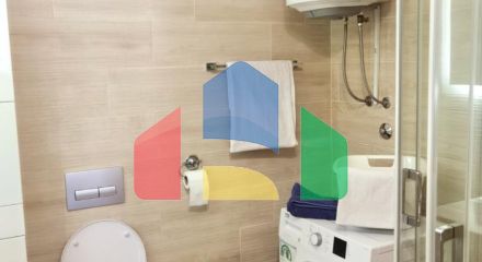 Двухкомнатная меблированная квартира с гаражом.